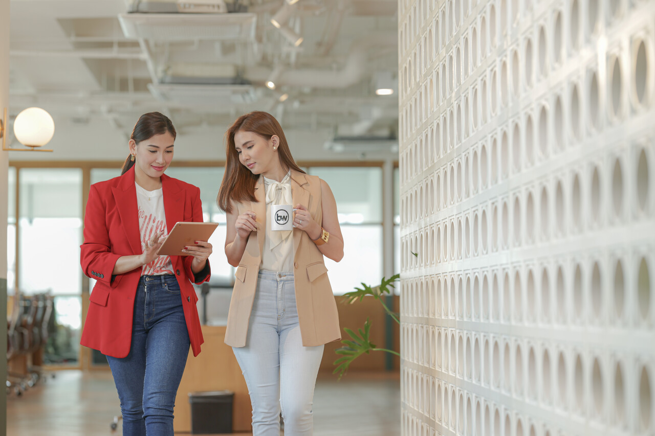 outsourcing vs. insourcing